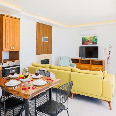 Villa Bella 3 Sleeps 4 Isolated Honeymoon Heated Pool Uzumlu  Esterno foto